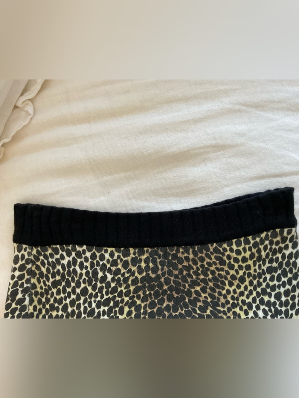 Dolce & Gabbana Leopard-Print Pencil Skirt in Black and Tan - Picture 3 of 4